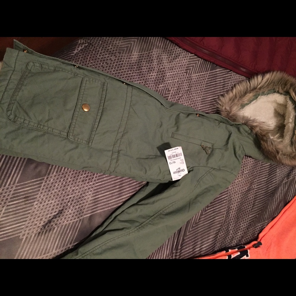Oshkosh 10/11 Size small medium new olive green